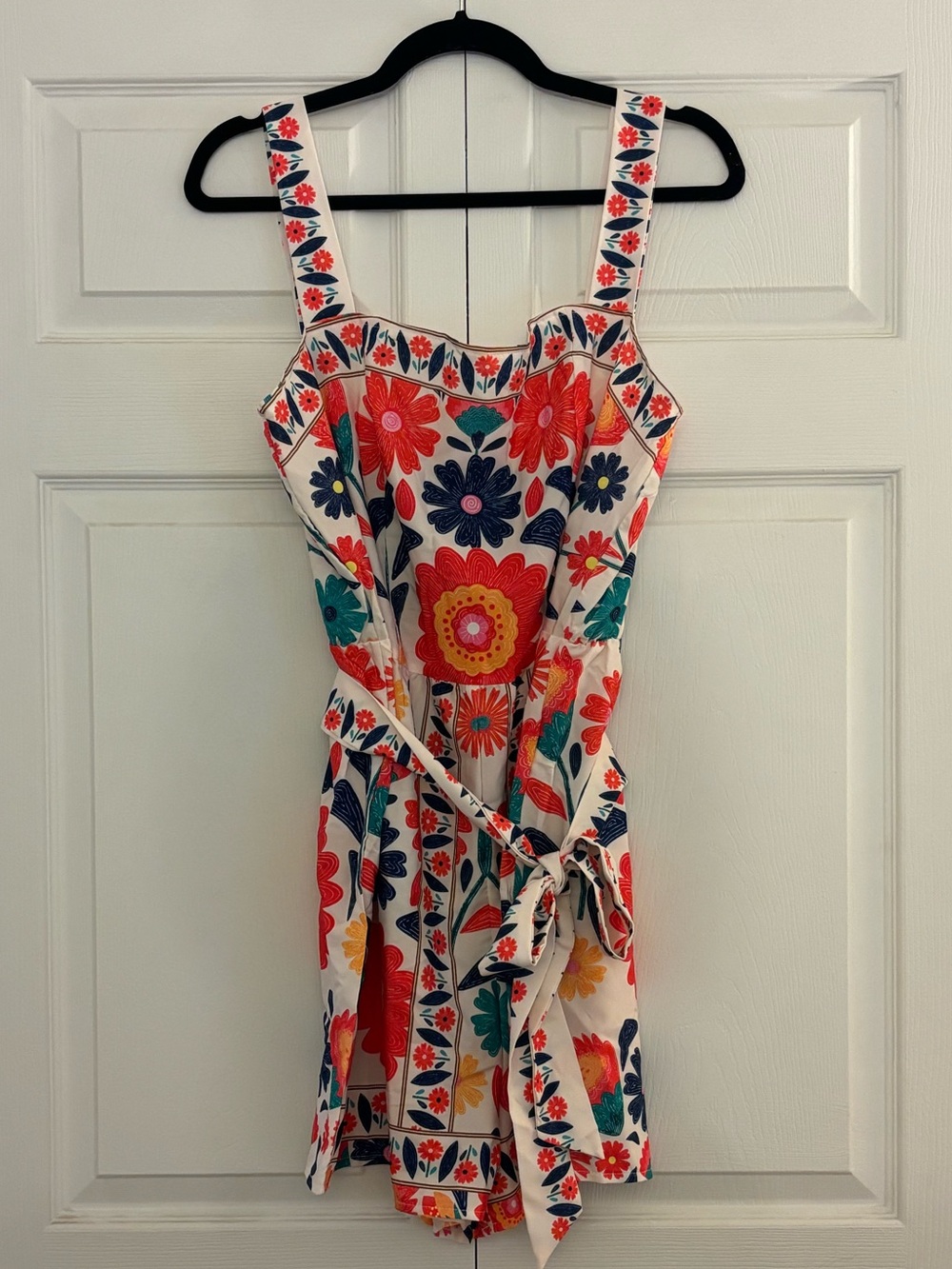 SHEIN White Floral Print Sleeveless Romper with Tie Waist